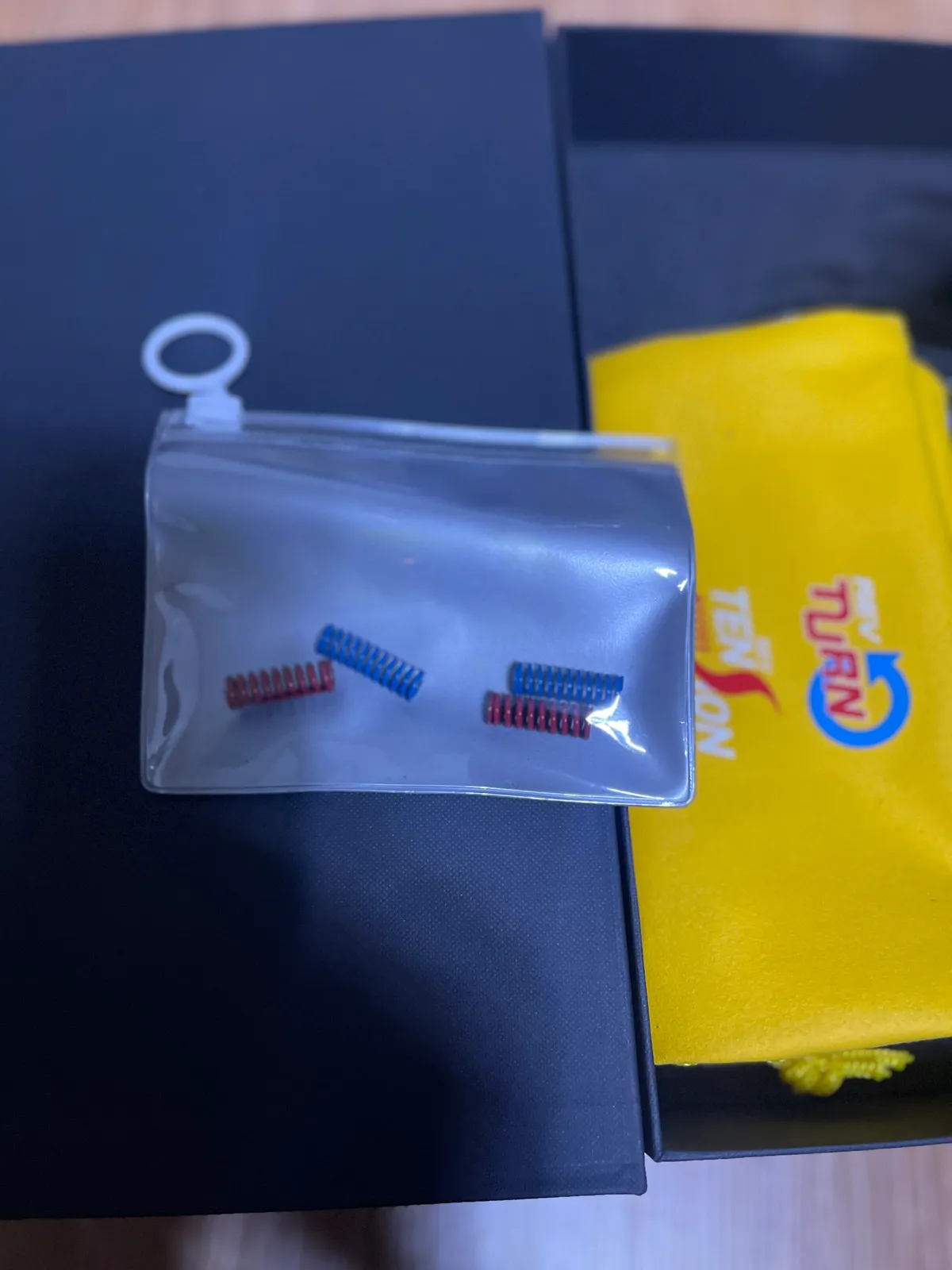 레브텐션 왼손 몽구스 라지팝니다