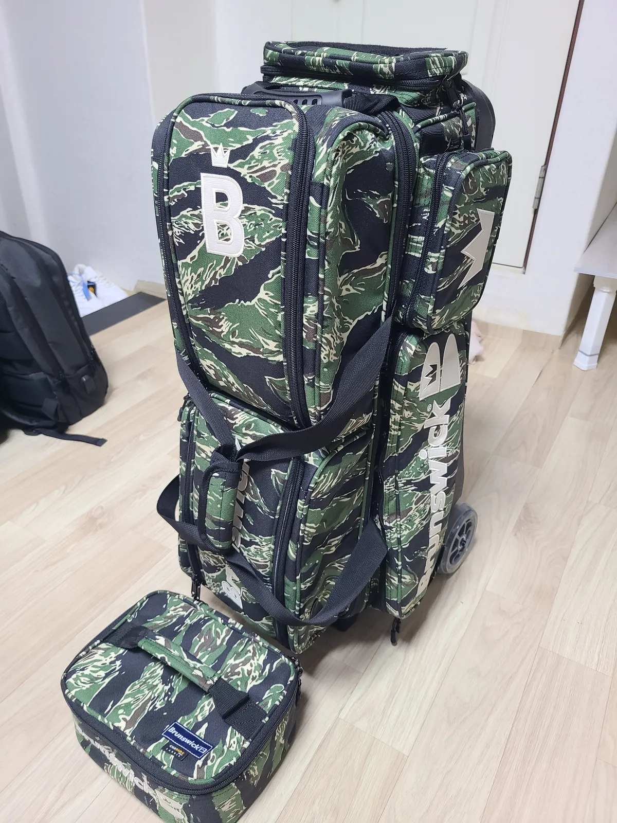 브런스윅 뉴매트 3볼백 팝니다(타이거카모)판완