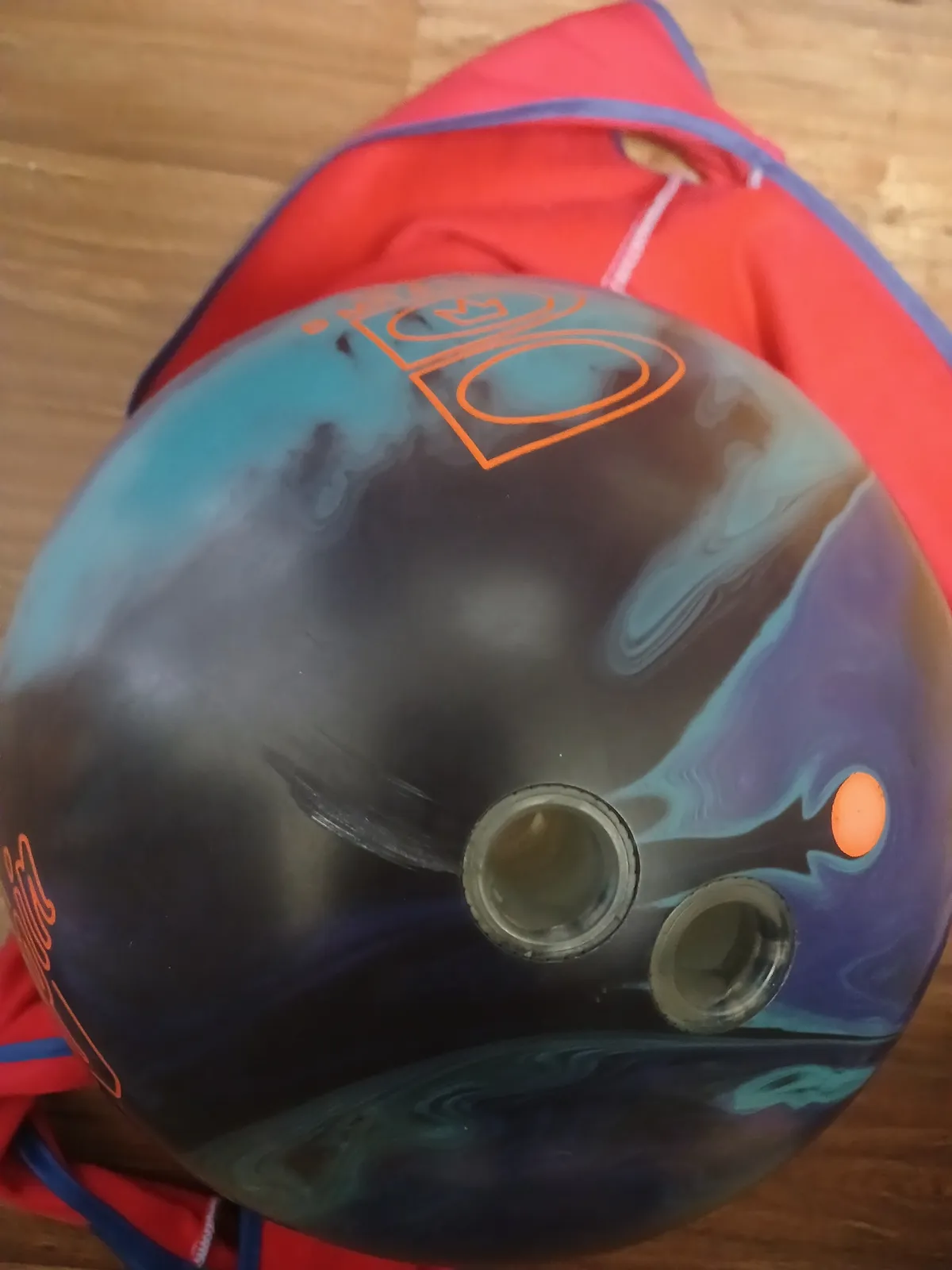 브런스윅 킹핀 볼링공 팝니다