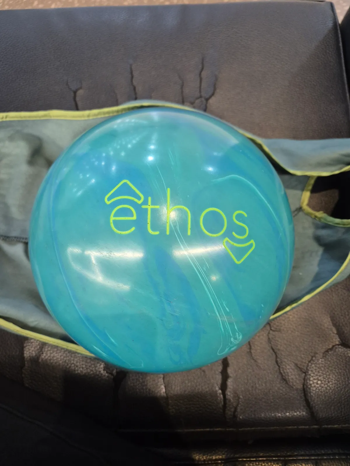 (왼손 중고)에토스 솔리드, 크림슨 자칼 팝니다