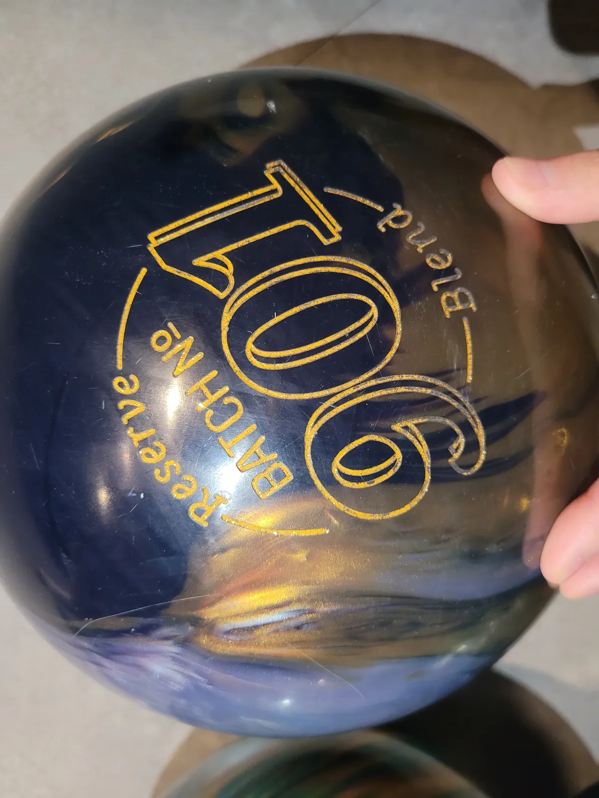 중고 볼링공 판매합니다. 15p