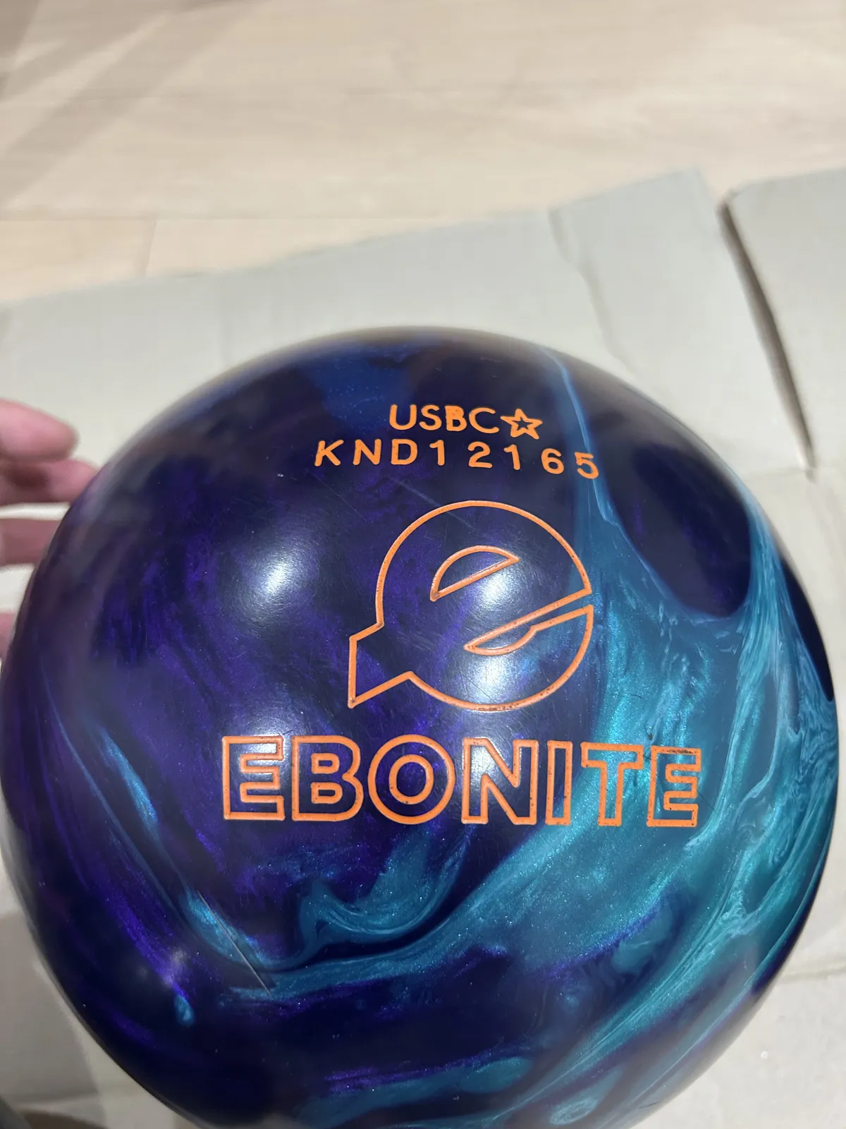 볼링접어서 장비랑 볼링공 팔아요