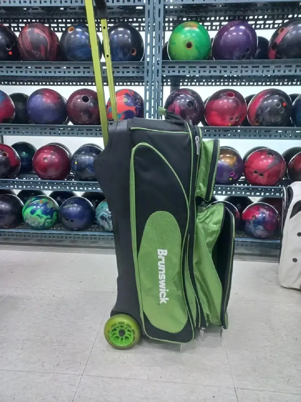 브런스윅 3볼 롤러백