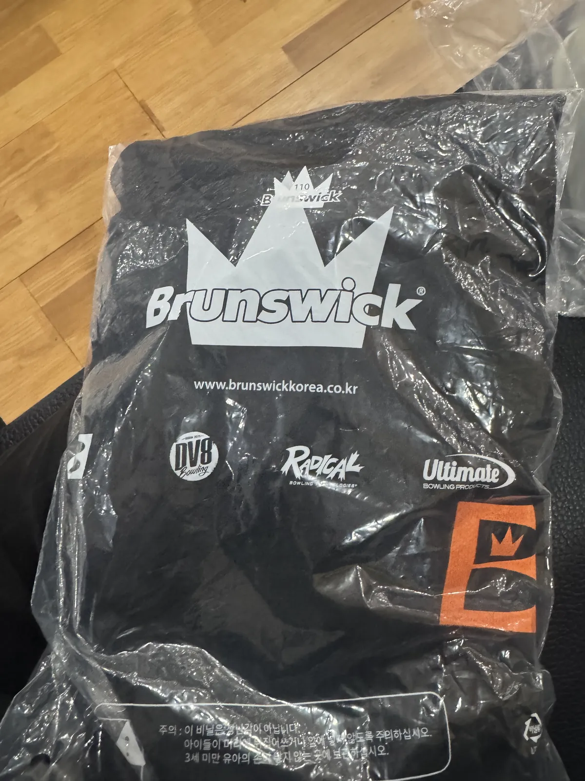 5차브런스윅 110사이즈 티셔츠팝니다