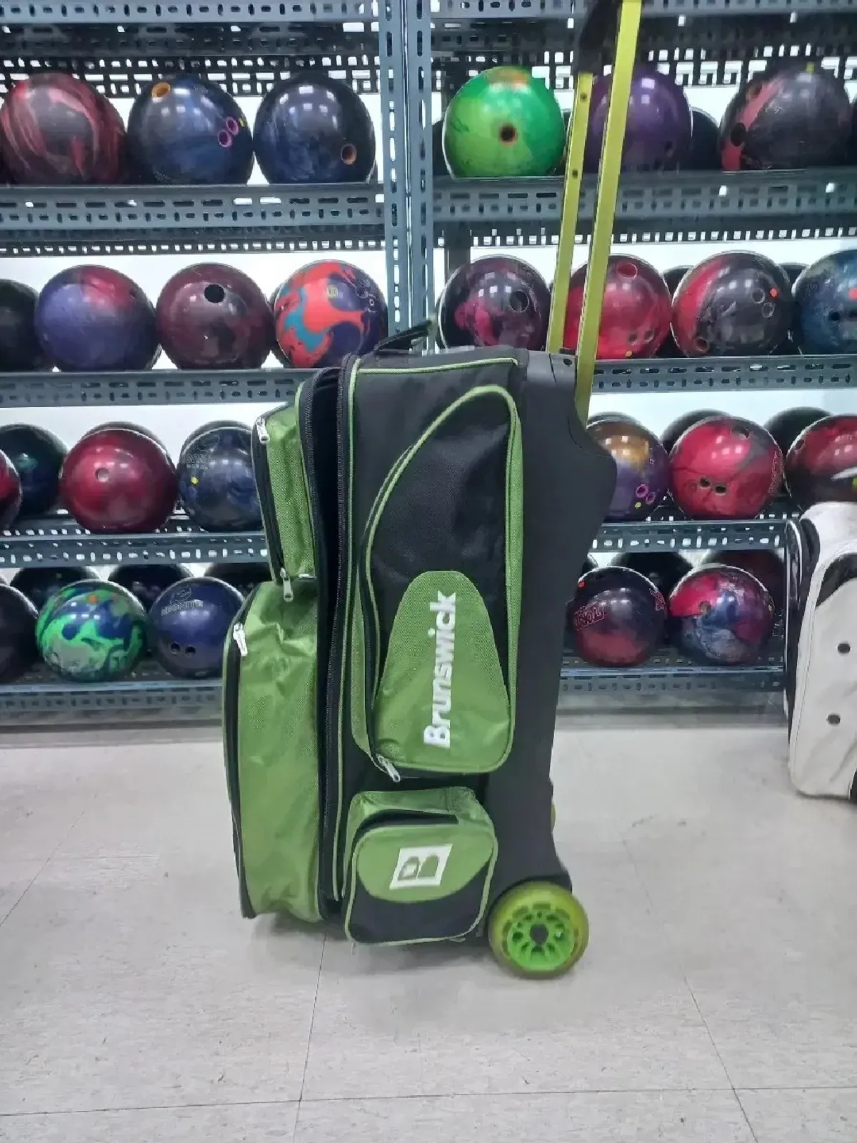 브런스윅 3볼 롤러백